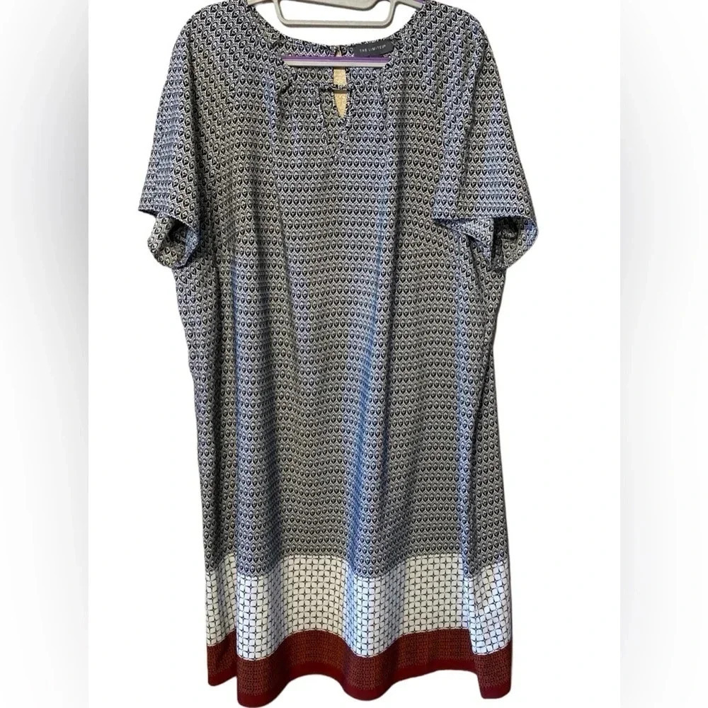 The limited geometric design plus size dress